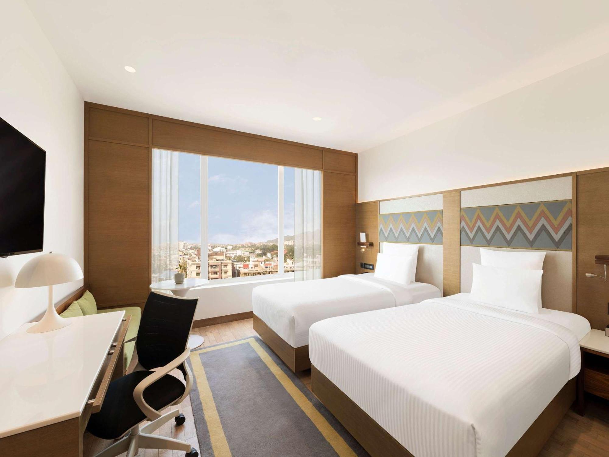 Hotel Novotel Gs Road