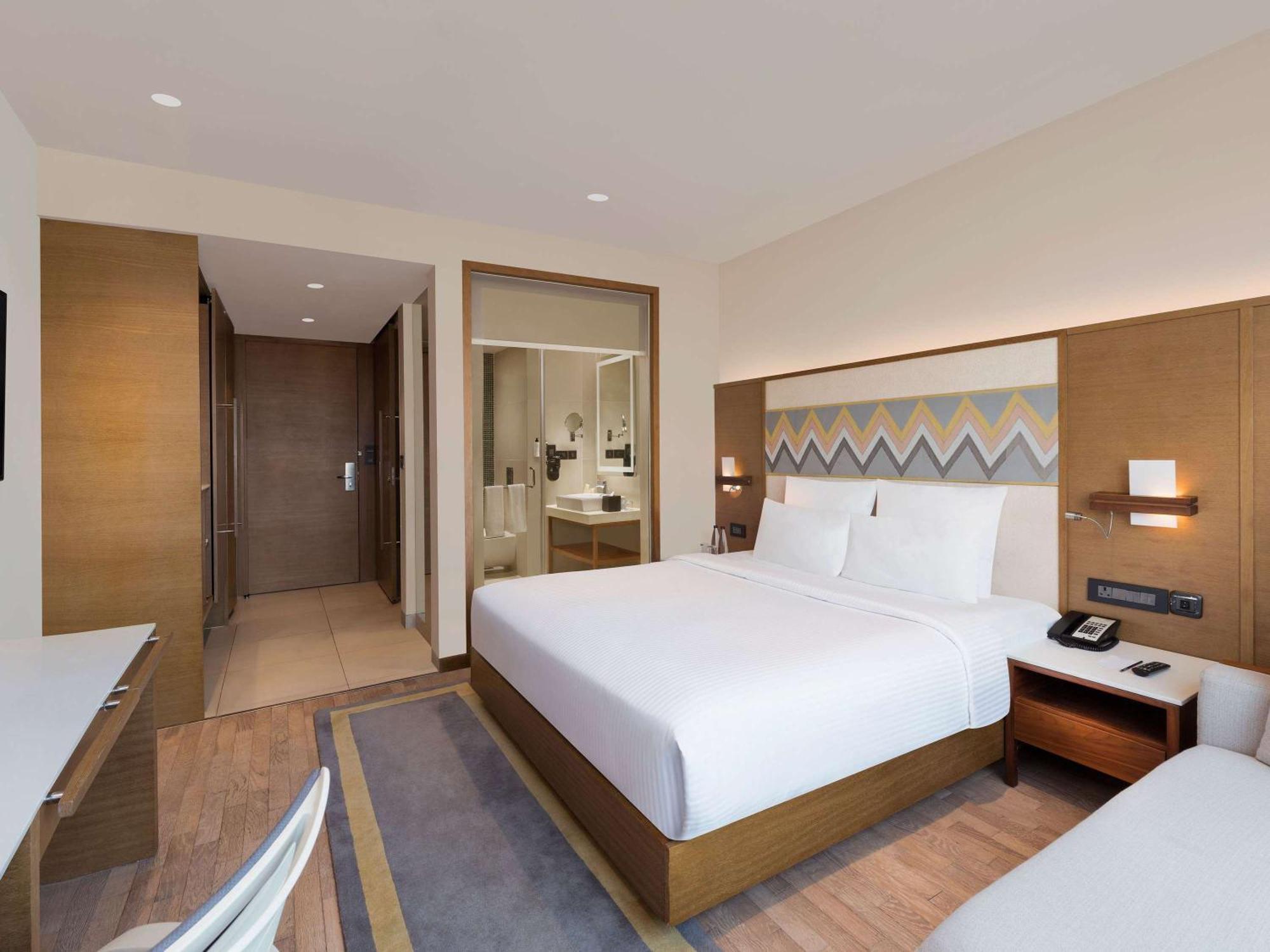 Hotel Novotel Gs Road 5*